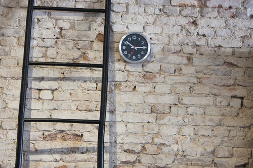 Wandklok NeXtime 'Station' Ø19 cm, geborsteld aluminium zwart