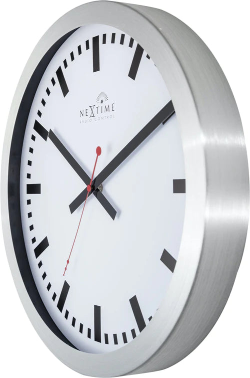 Wandklok NeXtime dia. 35 cm, aluminium, wit, 'Station' Radio Controlled (DCF)