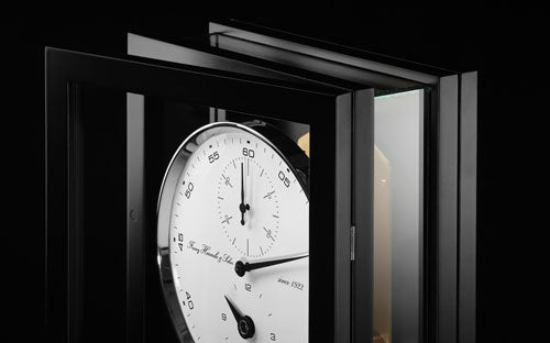 Hermle Regulateur 71006-740761 met 31 daags uurwerk in een mooie zwarte kast