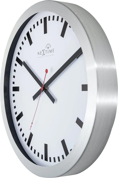 Wandklok NeXtime dia. 35 cm, aluminium, wit, 'Station'      Radio Controlled (DCF)