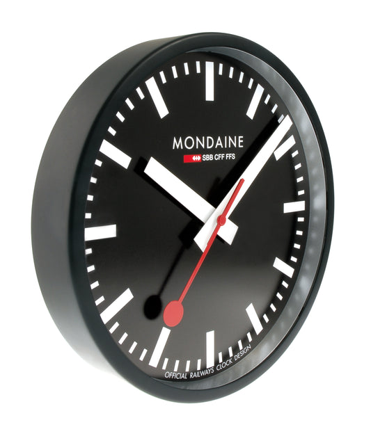 Mondaine Stationsklok alu - zwart 25 cm - Mondaine A990.CLOCK.64SBB Swiss Railways Clock